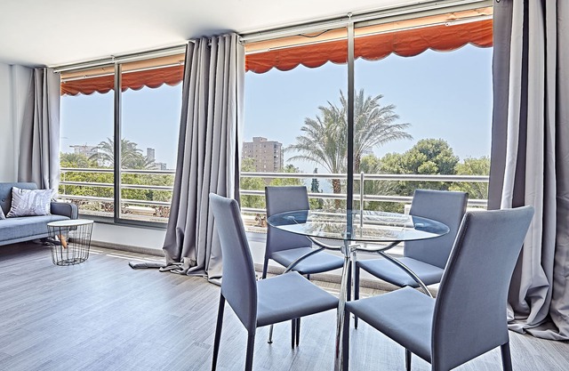 APARTMENT SEA VIEWS AND PRECIOUS GARDEN IN ALICANTE