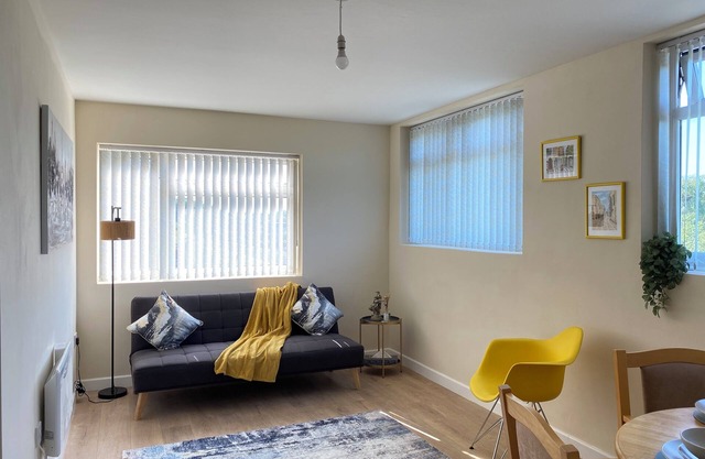 Apartment Sleeps 4, Free Parking, Pets Welcome