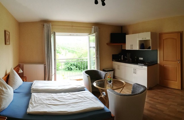 Apartment-Superior-Private Bathroom-Blick auf die Weinberge 4