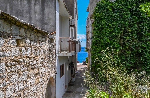 Apartment Tonći (102101-A1) - Igrane