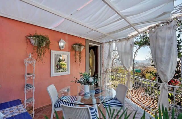 Apartment 'Vico 94' with Sea View, Wi-Fi and Air Conditioning