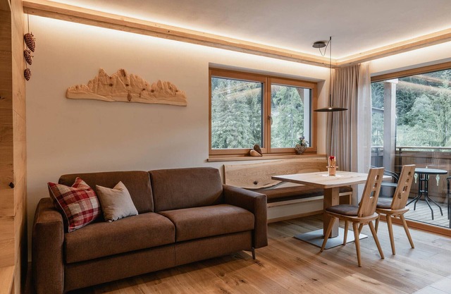 Apartment 'Weissbrunn Alexander' with Mountain View, Shared Terrace and Wi-Fi