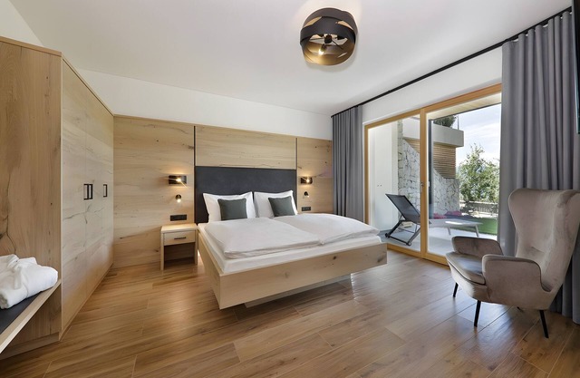 Apartment 'Wildrose' with Mountain View, Shared Pool and Wi-Fi