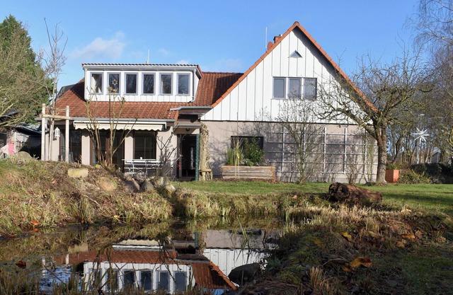 Apartment with a view of the garden. 5 minutes to the lake and the S-Bahn
