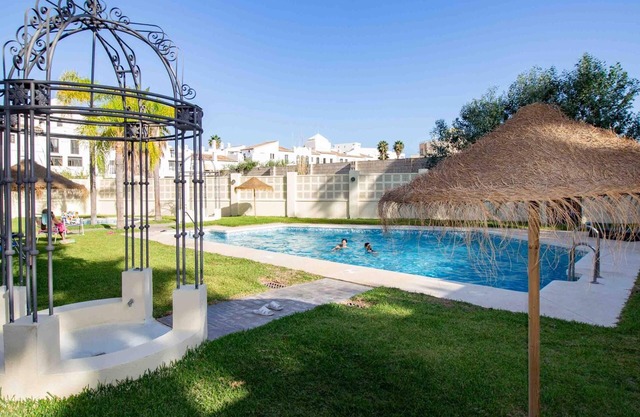 Apartment with balcony and community pool