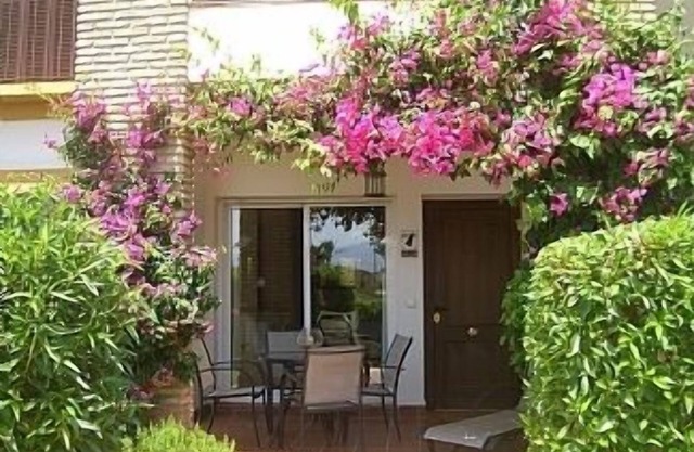 Apartment with free WIFI, Shared Pools, Indoor Pool and Spa