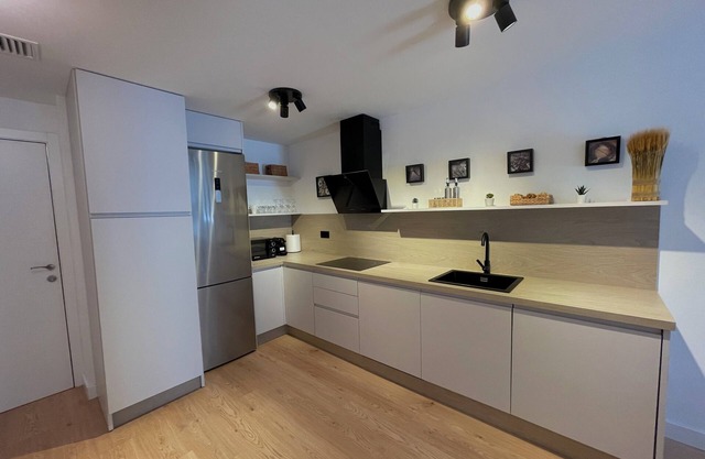 APARTMENT WITH GARAGE IN THE CENTER OF HUELVA CAPITAL.