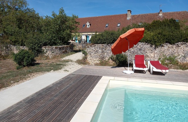 Apartment with garden and pool near fabulous sights