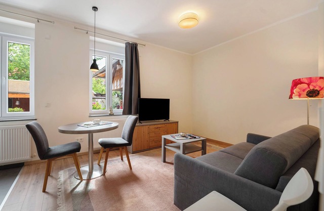 Apartment 'Wohnung 5' with Wi-Fi and Air Conditioning