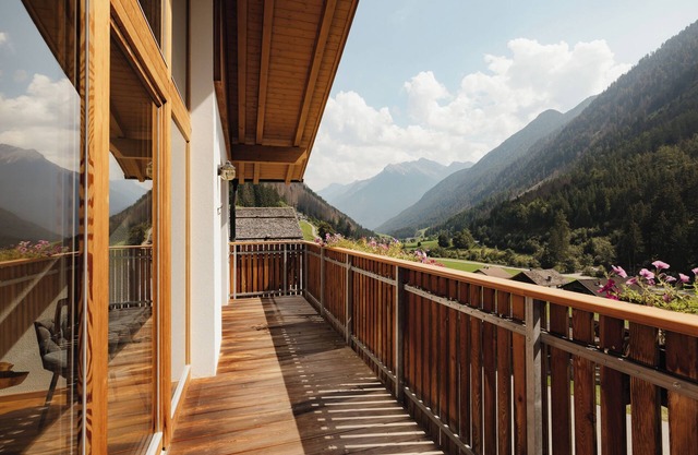 Apartment 'Zirm' with Mountain Views, Private Terrace, and Wi-Fi