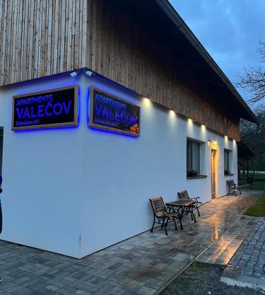 Apartments 4 Valečov-Zásadka 7