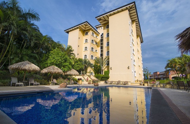 Apartotel & Suites Villas del Rio