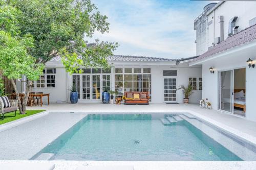 APHRODITE POOL VILLA - Old City I 7 Bed Rooms I Daily Housekeeping