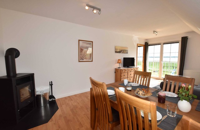 App.6/4-room (6 adults + 1 baby), attic, with water view - Ferienwohnungen Zum