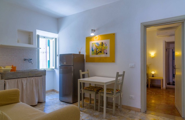 APP.TI DIETRO L'ANGOLO - DIETRO L'ANGOLO N.1