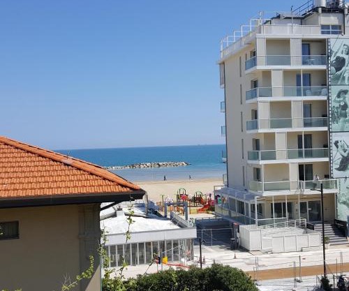 Appartamento 3 camere con vista sul mare e parcheggio