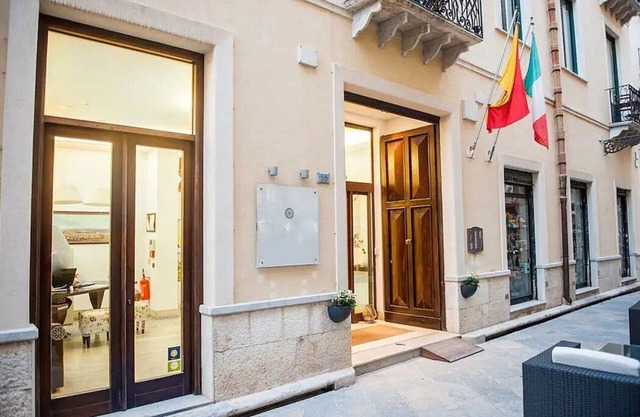 Appartamento Anice A: A welcoming apartment situated in a central location, at a short distance from the main tourist attractions of the city, with Free WI-FI.