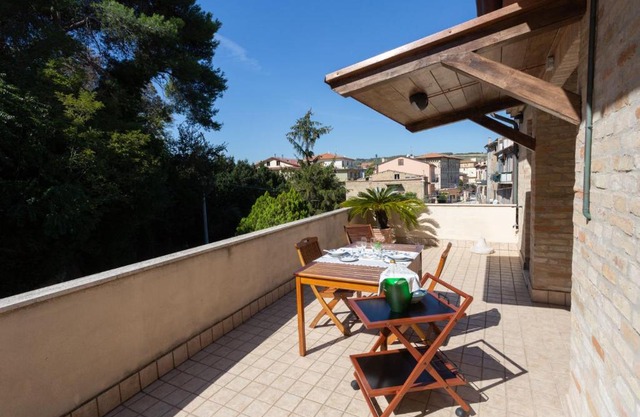 Appartamento con terrazza sul mare