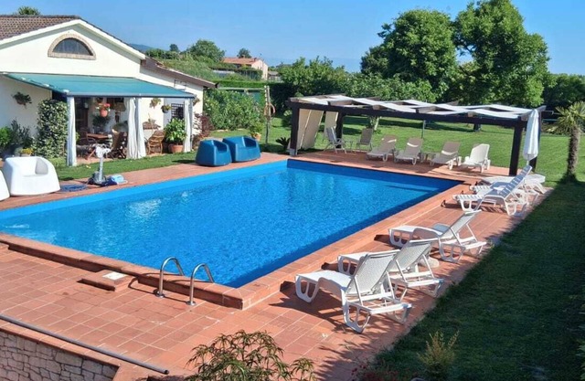 Appartamento di mq 50 piano terra ed è parte del Casale Gelsomino