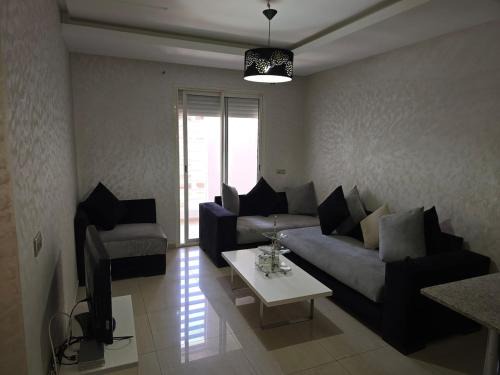 Appartement chaleureux et calme, parking, piscine