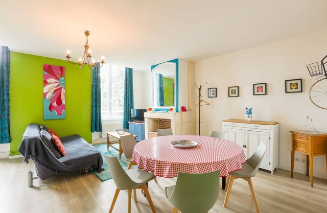 Appartement Contemporain dans un château