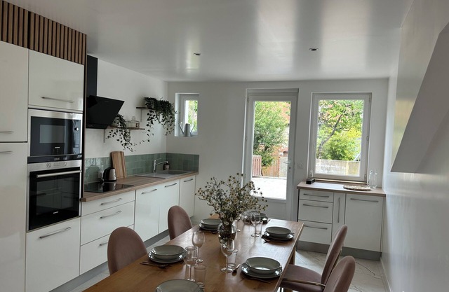 Appartement Lumineux et Calme Avec Terrasse et Jardin Dans Centre Ville de Vire