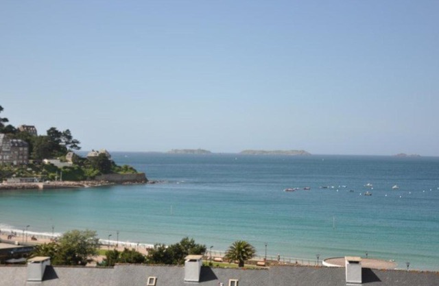 Appartement rénové avec vue mer, proche plage, parking privé - FR-1-368-162