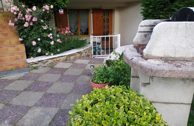 appartement type f2 proche PARIS 25 KM