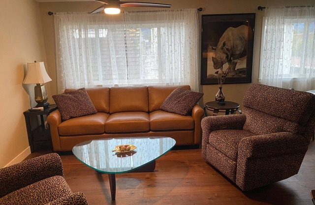 Apt 13: Unique unit steps to the beach, minimum 31 day rent