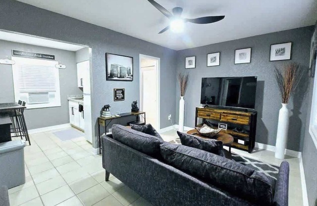 Apt#3 Quiet comfortable place near chemical plants