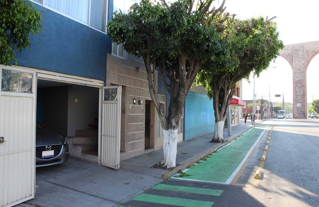 APT. right by the Historical Acueduct! walking distance from best turistic sites