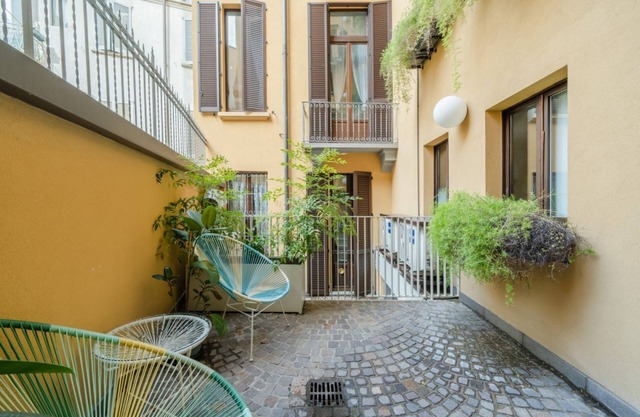 APT with balcony on 2 levels Milan-Centre!