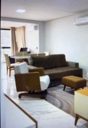 Apto a 100 metros das piscinas Balneário Piratuba