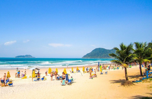 Apto c Wi-Fi a 180m da Praia do Tombo - Guarujá