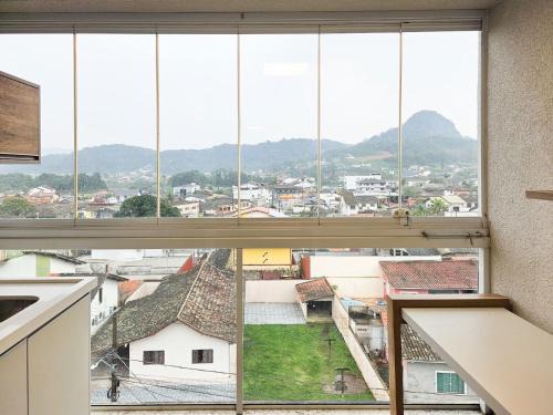 Apto Climatizado c/Sacada e Churrasqueira KN0522