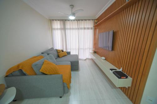 Apto completo com wi-fi, ar-cond a 200m da praia