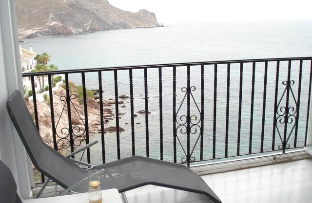 APTO, WIFI in ACANTILADO 'VIEW TO THE SEA'. PARKING