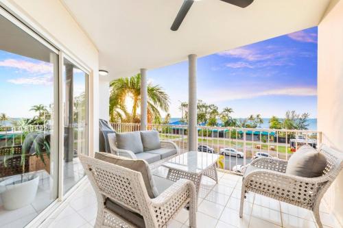 Arafura Abode - Oceanfront Stay with Stunning Views