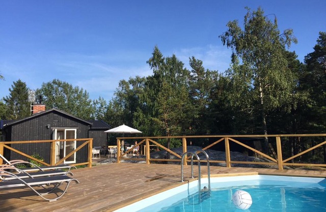 Archipelago-house with pool, boat and bikes