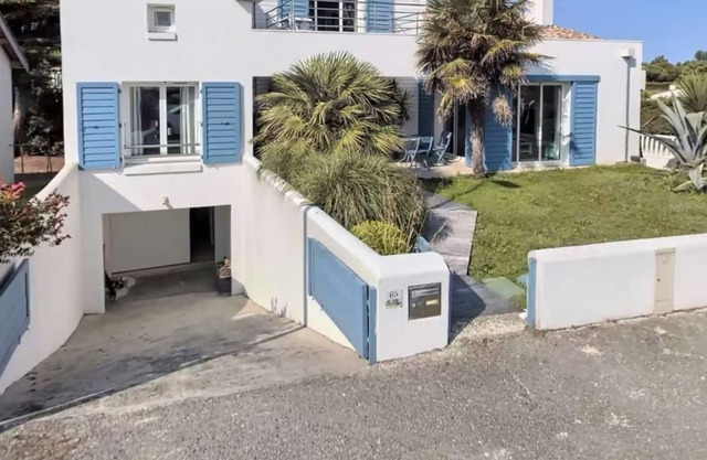 ▪️Architect's villa ▪️high standing ▪️swimming pool ▪️breathtaking sea view ▪️