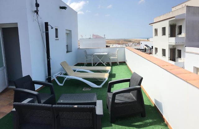 Arco - Virgen Apartamentos y Habitación