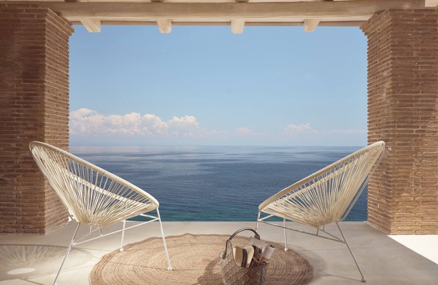 Arismari Luxury Villas - 4 bedroom villa on the oceanfront with private pool