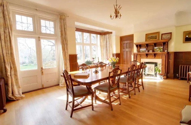 Arnewood Manor - Countryside View