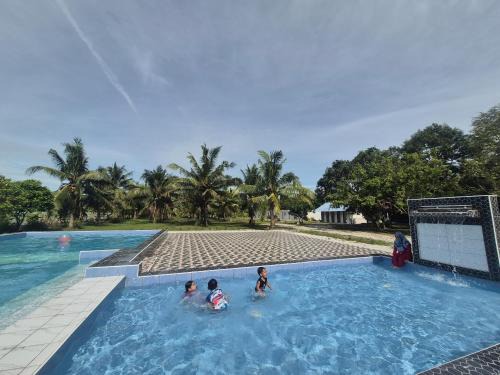 AsiaCamp - Chalet Sungai Sireh