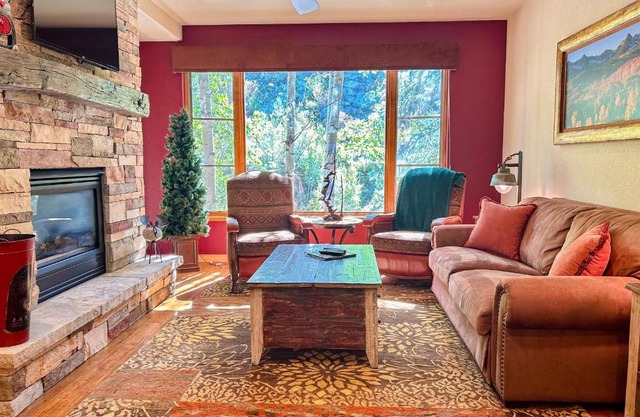 Aspenwood Lodge, Unit 203