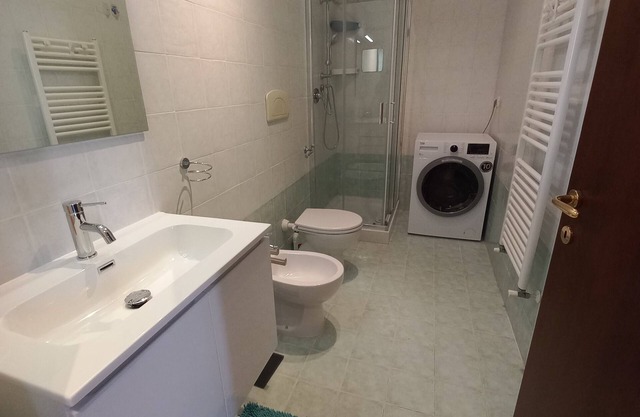 At 5 m from the center In front of the church of the friars nice new three-room apartment well furnished