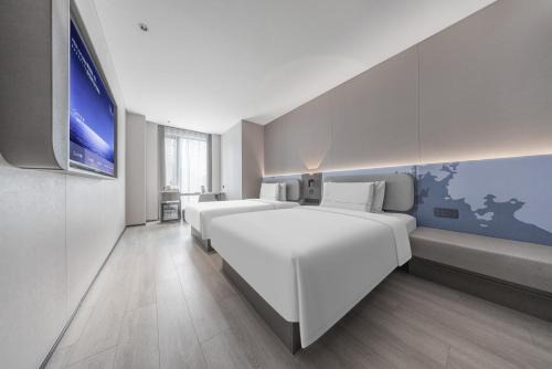 Atour Light Hotel Zhuhai Xiangzhou Mingzhu Station