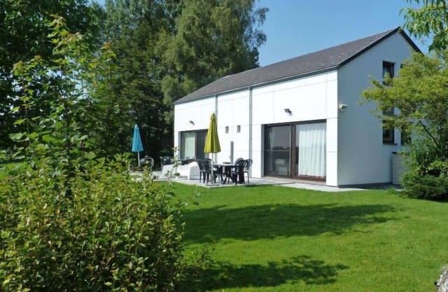 Au bord du Lac 2 by Interhome