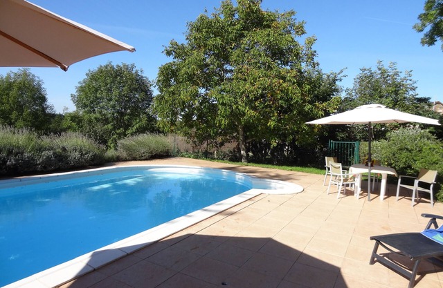 Au Cœur de la Vallée du Viaur, Charmante Maison de Campagne Avec Piscine