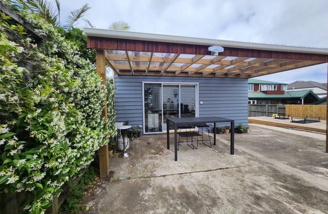 Auckland's Urban Escape - Central, Connected & Comfortable